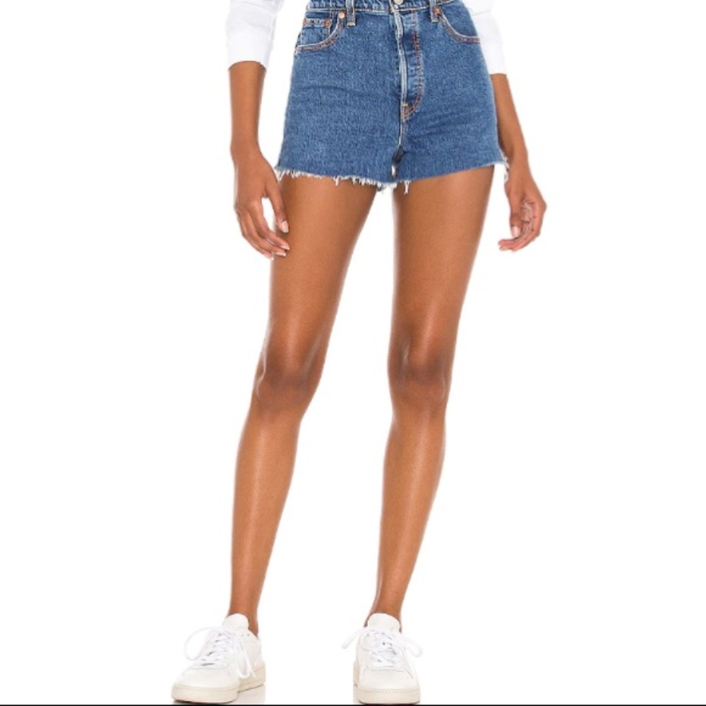 Revolve x Levi’s Ribcage short size 27 BNWT